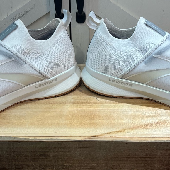 Brooks Levitate 4 LE (Limited Edition) Slip-on White Shoes Women’s Size 9.5 - Picture 7 of 10